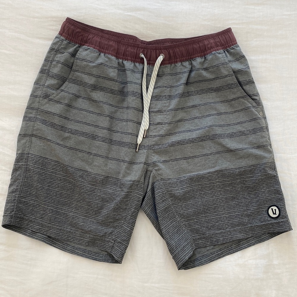 Vuori shorts in great condition size 36 - very lightly worn
